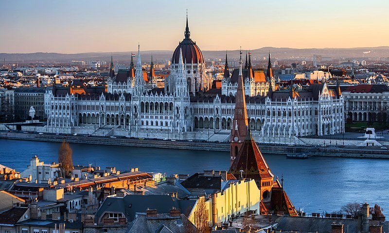 Budapest_Hungarian_Parliament_31363963556